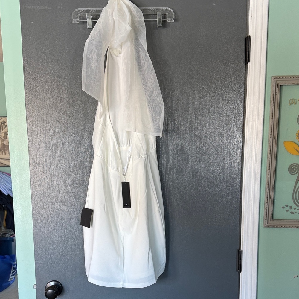 Lulu's Chic White Backless Dress - Picture 4 of 4